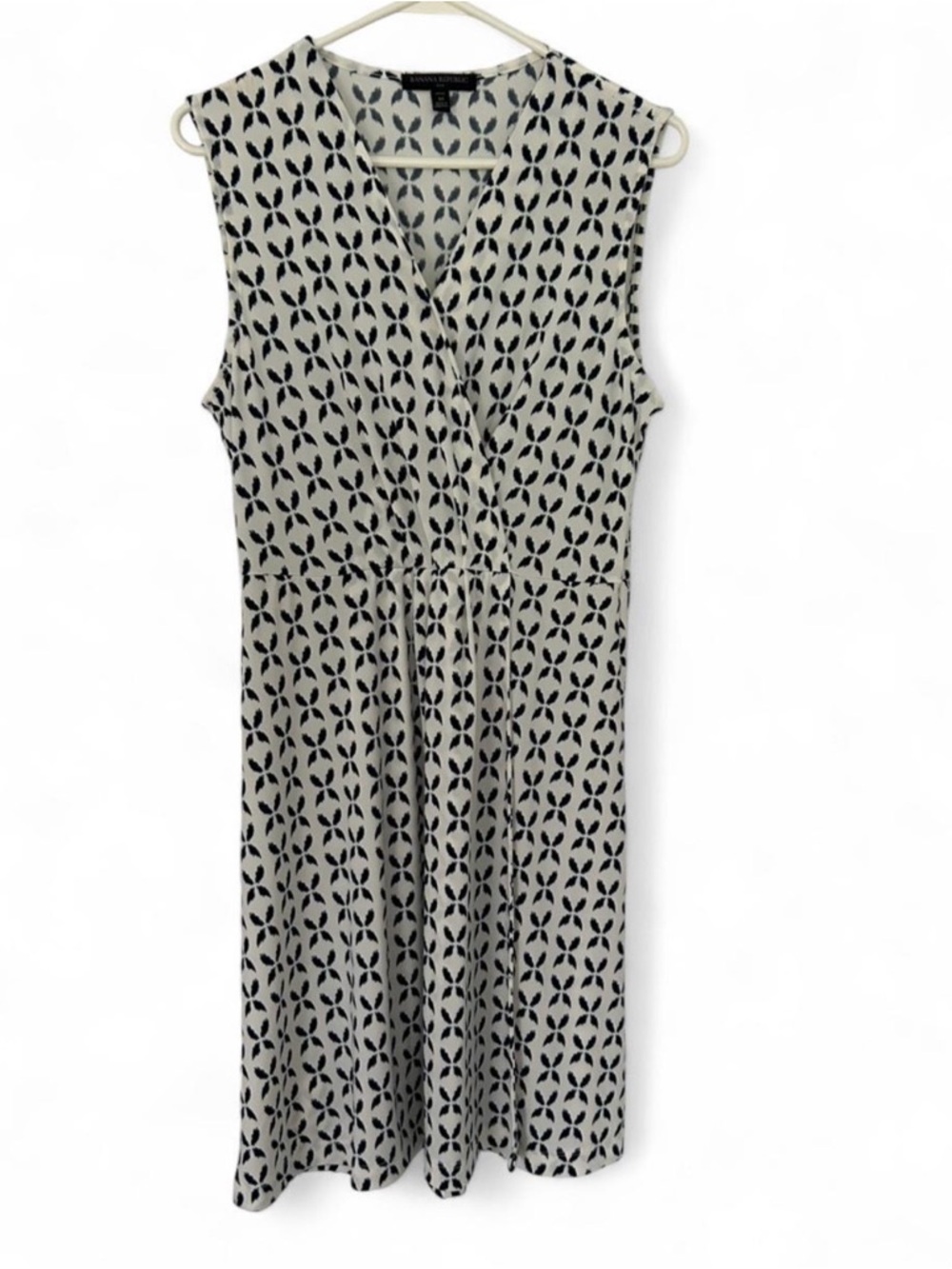 Banana Republic Sleeveless V-Neck Printed Midi Dress in Cream and Navy. Sz. MP